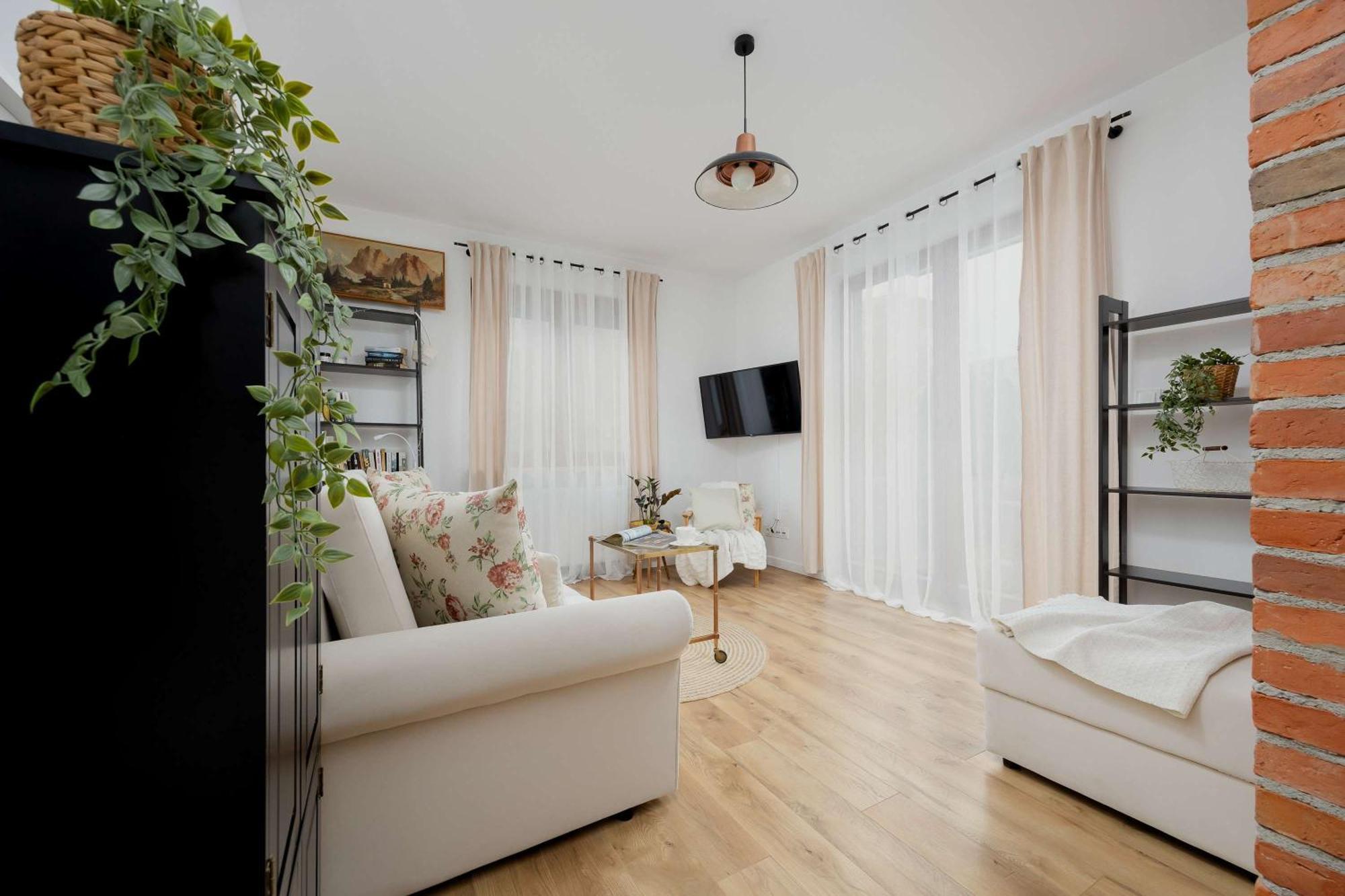 With Parking And Garden Near The Pge Stadium In By Renters