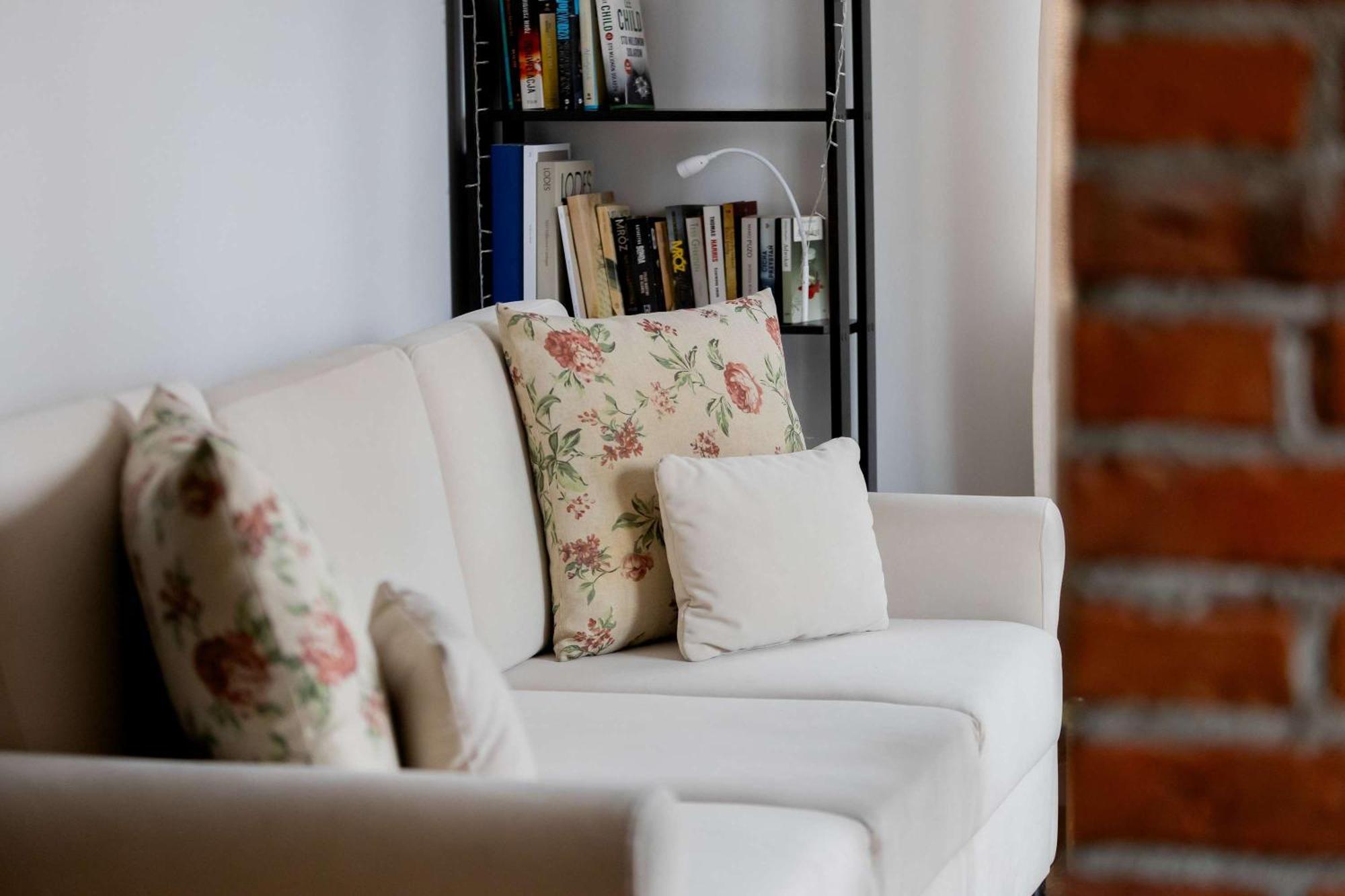With Parking And Garden Near The Pge Stadium In By Renters Apartament *